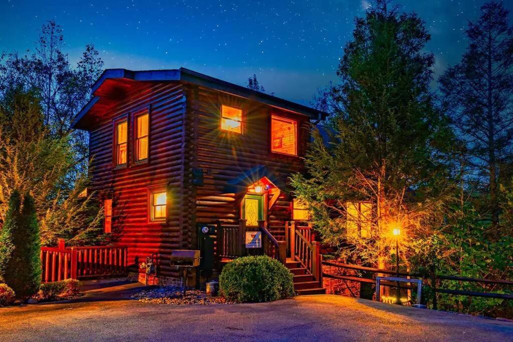 Stunning Mountain Cabin W Hot Tub Gatlinburg Exterior foto
