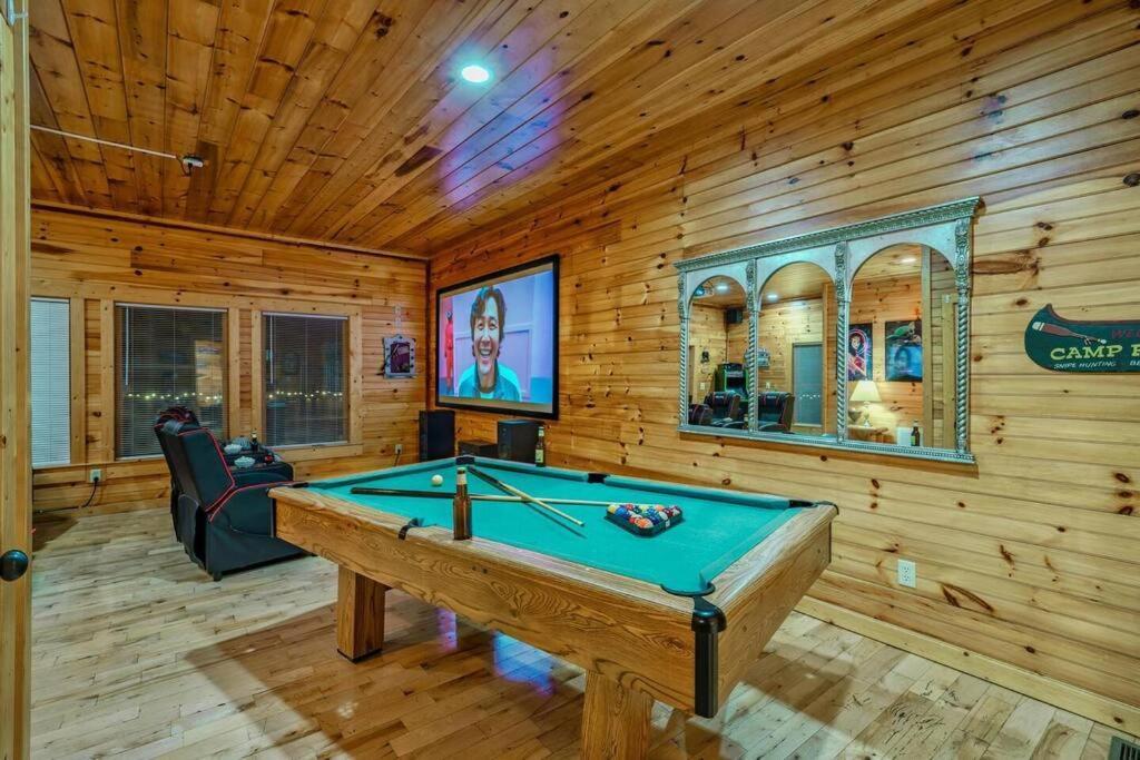 Stunning Mountain Cabin W Hot Tub Gatlinburg Exterior foto